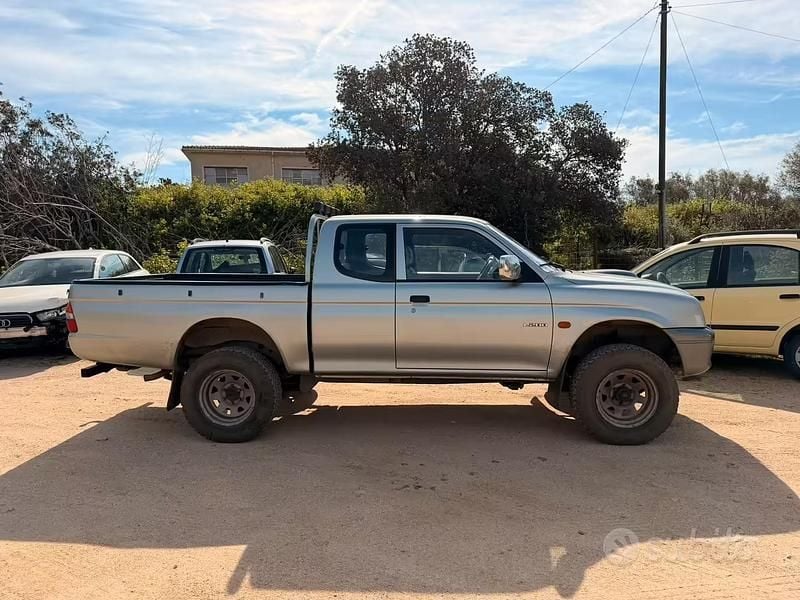 Usata Mitsubishi L200 1999 Grigio Pick-up