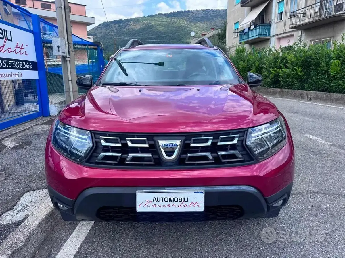 Usata Dacia Duster Comfort 116 CV (85 kW) 2021 Bordeaux/ corallo scuro metallizzato SUV
