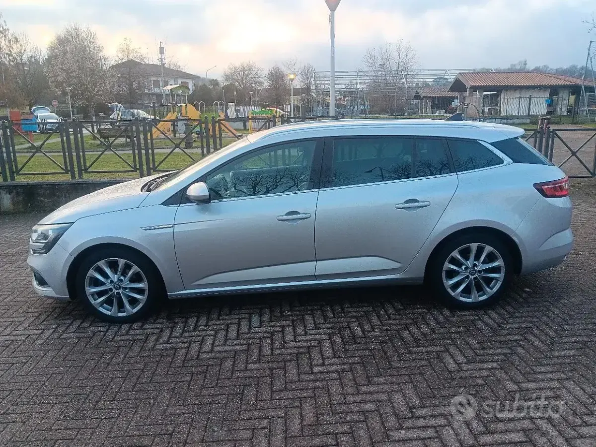 Usata Renault Mégane GrandTour 110 CV (80 kW) 2017 Grigio Station wagon