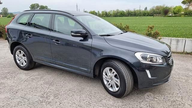 Usata Volvo XC60 R-Design 150 CV (110 kW) 2016 Grigio SUV