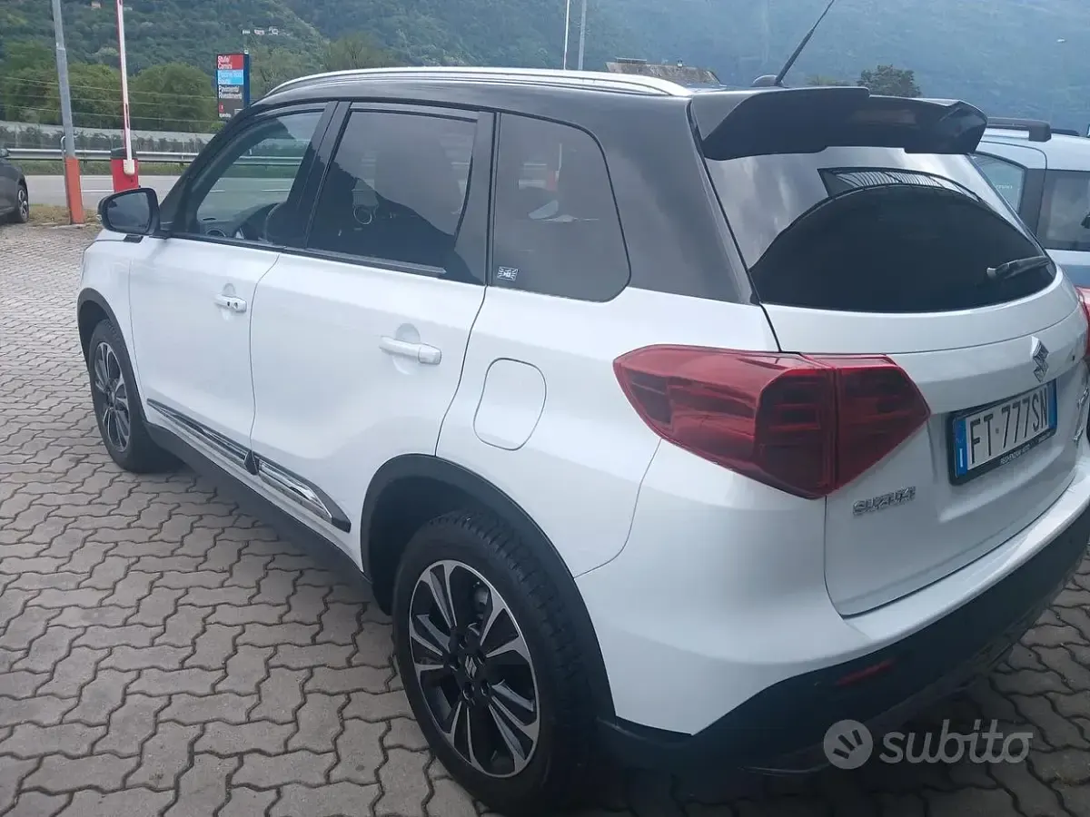 Usata Suzuki Vitara 140 CV (102 kW) 2019 Bianco SUV