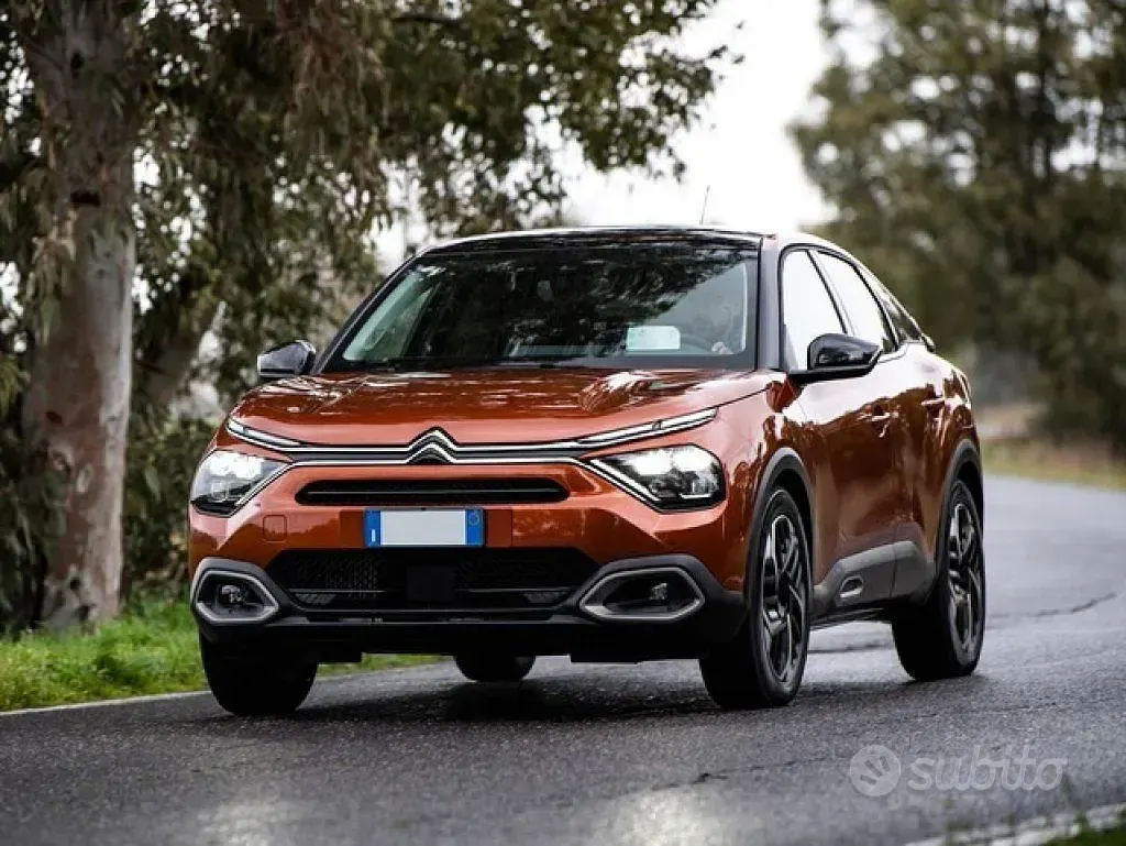 Usata Citroën C4 131 CV (96 kW) 2024 Grigio SUV
