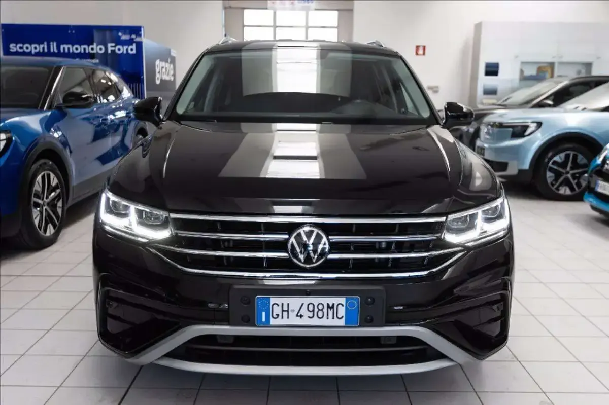 Usata VW Tiguan Allspace Elegance 150 CV (110 kW) 2022 Nero SUV