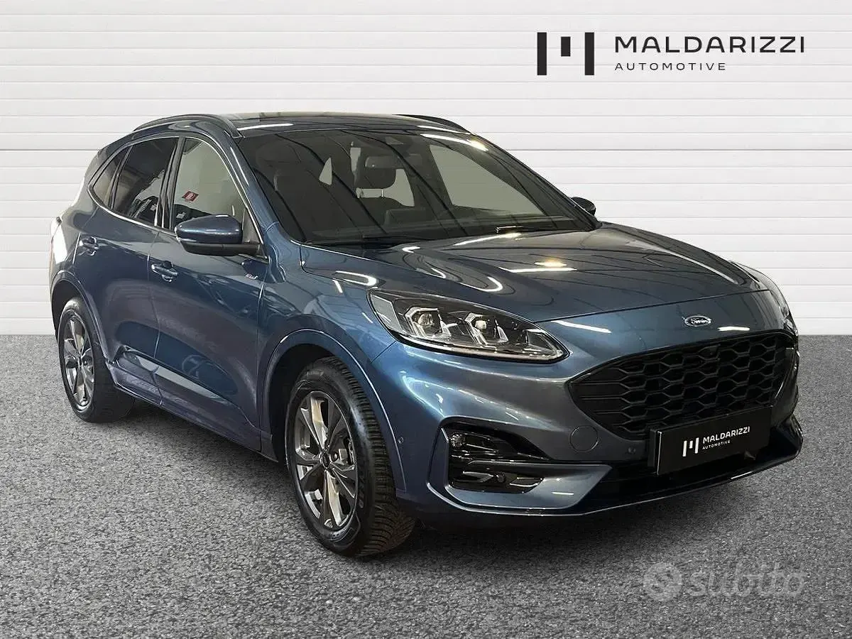 Usata Ford Kuga ST-Line X 120 CV (88 kW) 2023 Blu SUV
