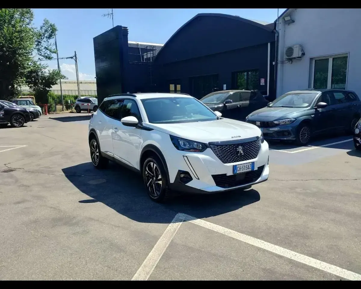 Usata Peugeot 2008 Allure 131 CV (96 kW) 2021 Bianco SUV