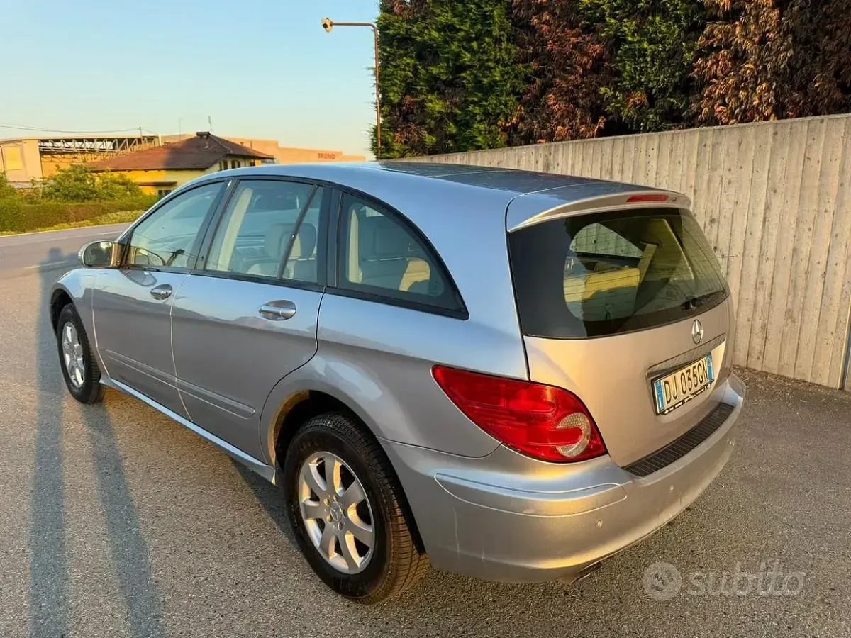 Usata Mercedes R280 190 CV (139 kW) 2007 Grigio Station wagon