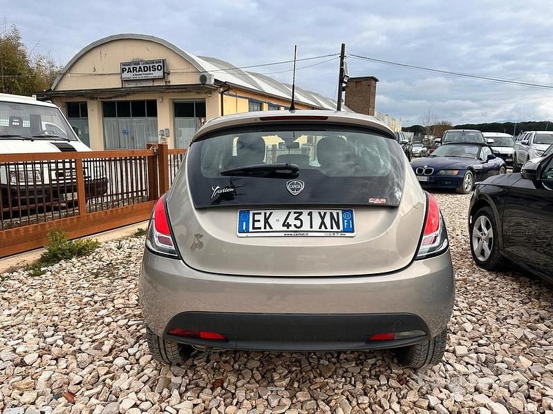 Usata Lancia Ypsilon Silver 69 CV (50 kW) 2011 Grigio Utilitaria