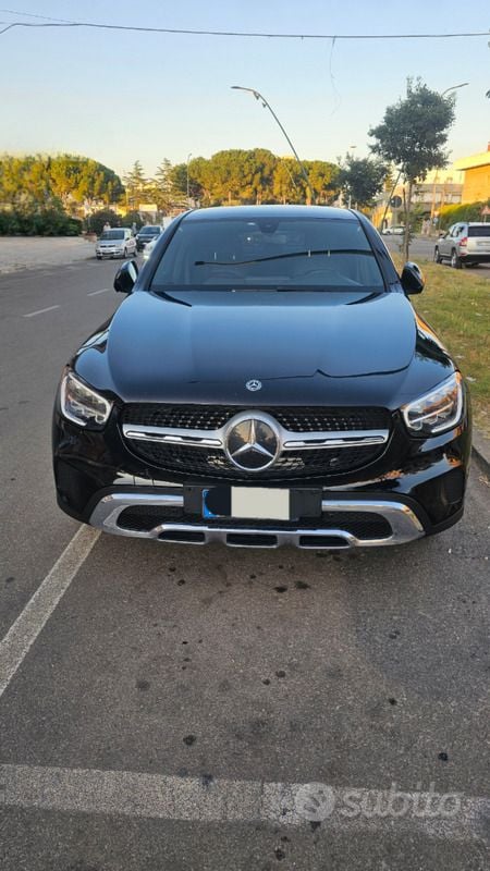Usata Mercedes GLC220 194 CV (142 kW) 2021 Nero Coupé