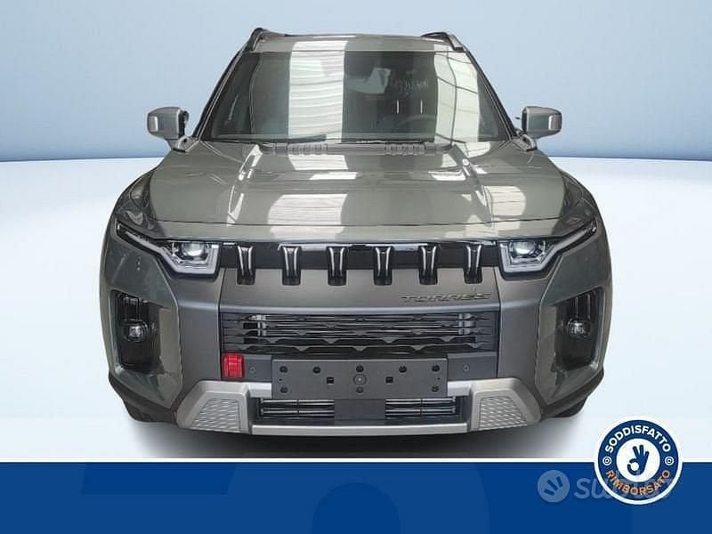 Nuova Ssangyong (KGM) Torres 163 CV (119 kW) 2025 Verde SUV