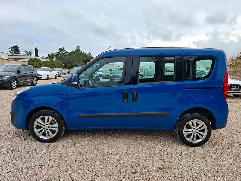 Gebraucht Opel Combo 120 PS (88 kW) 2017 Blau Van / Kleinbus