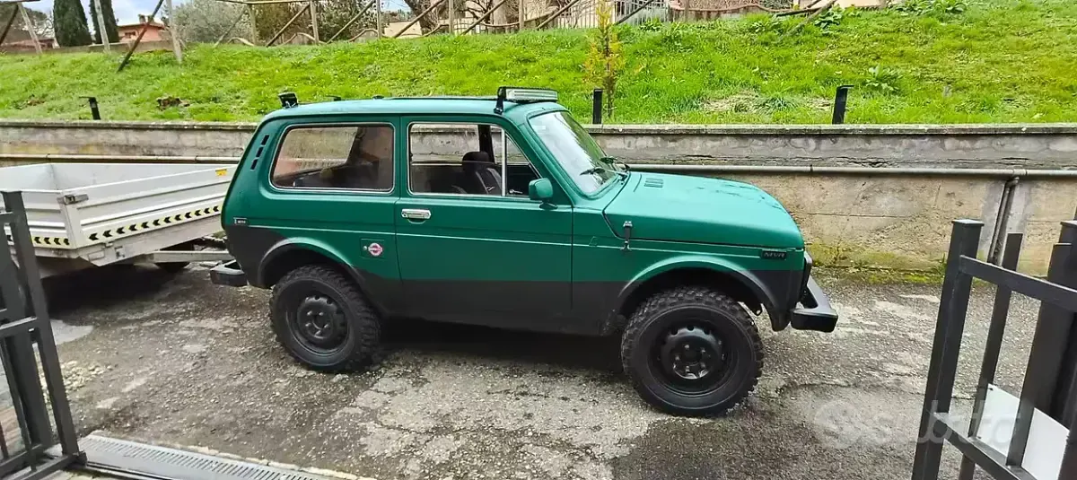 Usata Lada niva 78 CV (57 kW) 1982 Verde SUV