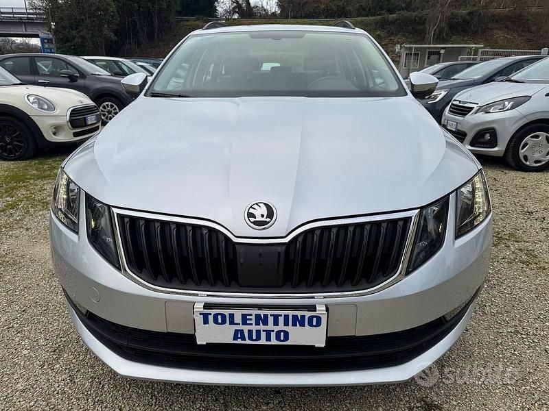 Usata Skoda Octavia Executive 115 CV (84 kW) 2020 Grigio Station wagon