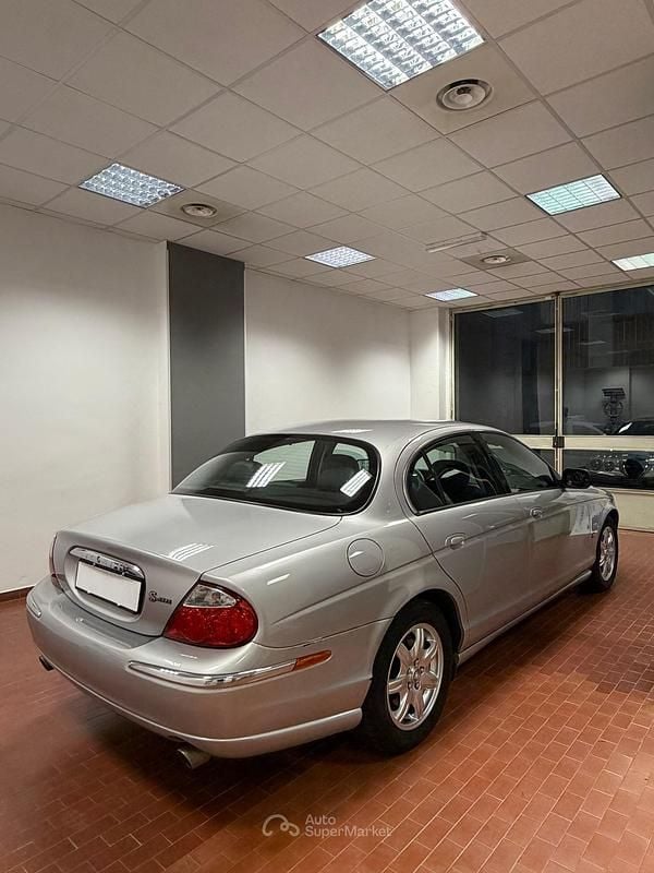Usata Jaguar S-Type S 238 CV (175 kW) 2000 Argento Berlina