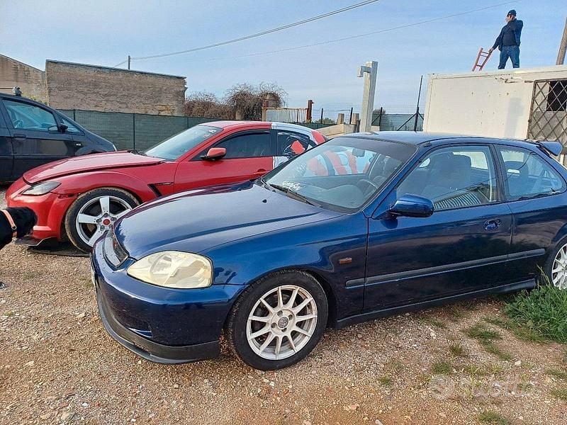 Usata Honda Civic 90 CV (66 kW) 2000 Berlina