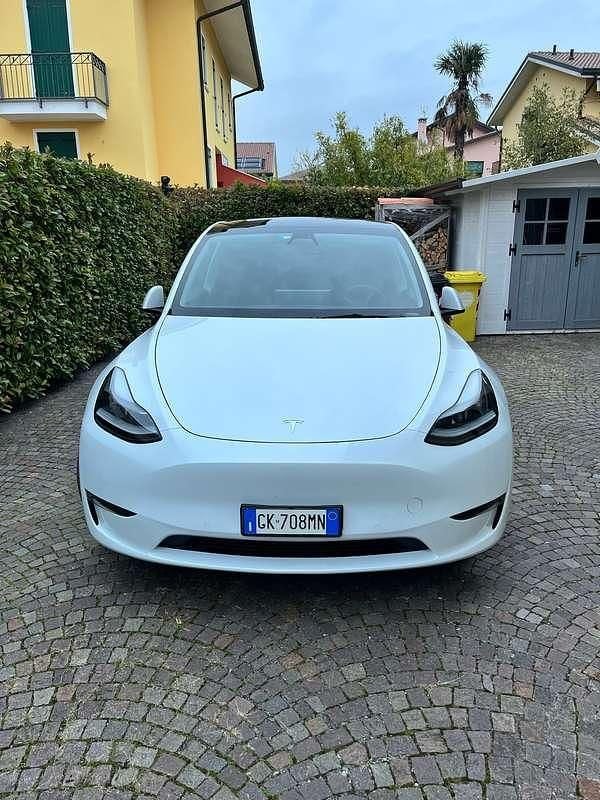 Usata 2022 Tesla Model Y Performance SUV | 35.500 € (Buon prezzo) - Immagine 1/4