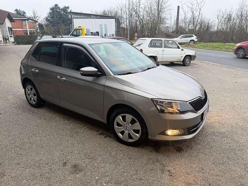 Usata Skoda Fabia Style 75 CV (55 kW) 2015 Grigio Berlina