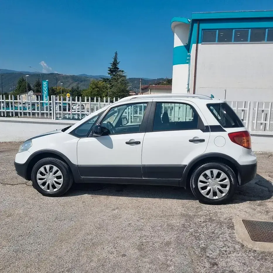 Usata Fiat Sedici 120 CV (88 kW) 2012 Bianco SUV
