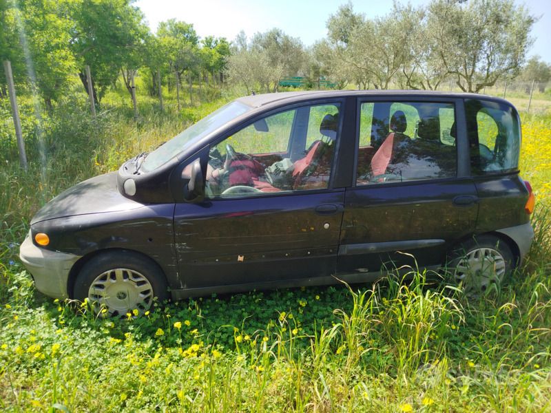 Usata Fiat Multipla 110 CV (80 kW) 2001 Nero Monovolume