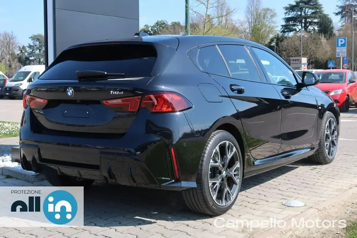 Usata BMW 118 M Sport 150 CV (110 kW) 2025 Nero metallizzato Utilitaria