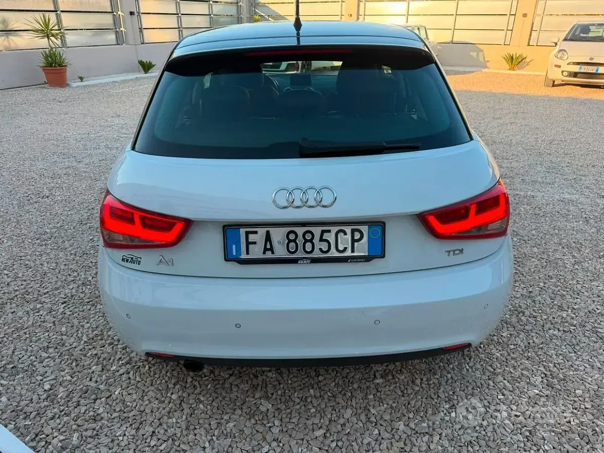 Usata Audi A1 Ambition 90 CV (66 kW) 2014 Bianco Utilitaria