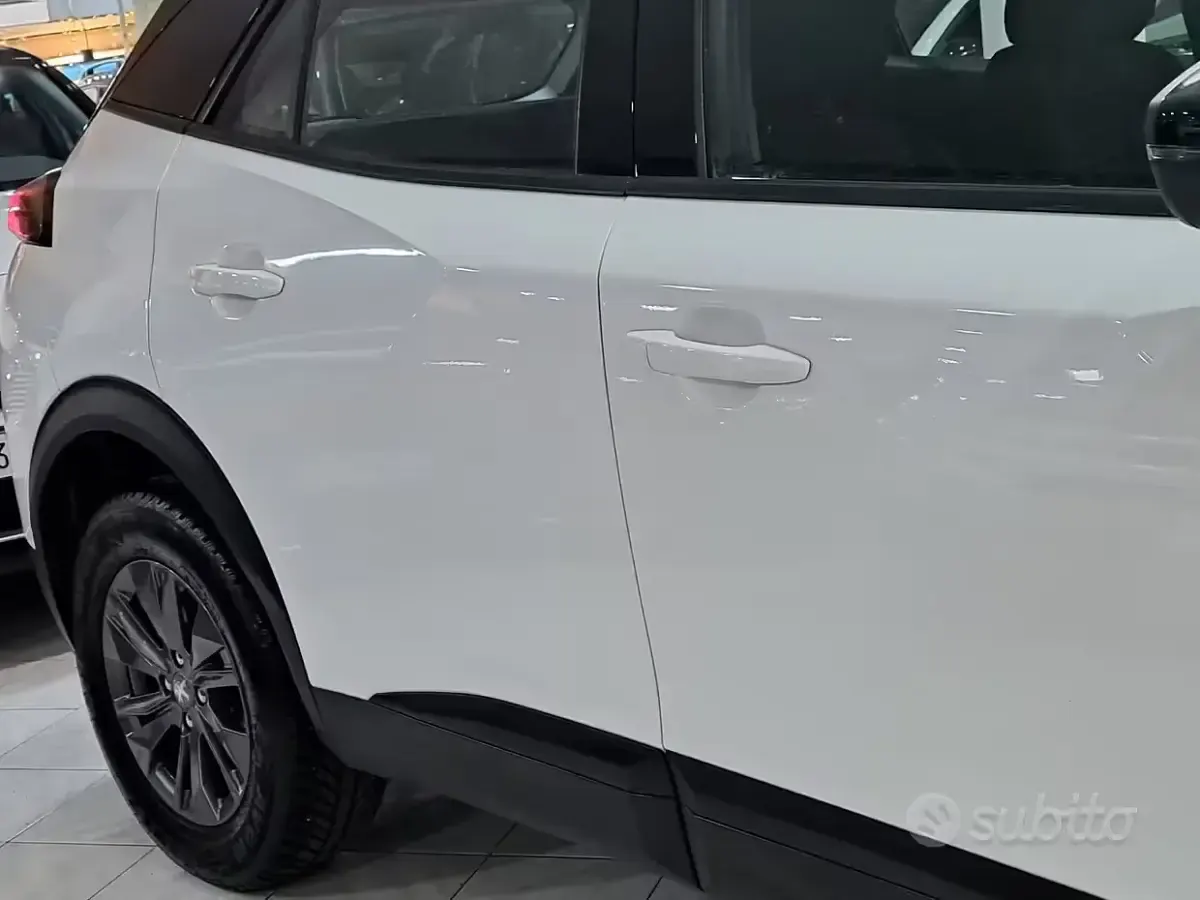 Usata Peugeot 2008 GT 110 CV (80 kW) 2022 Bianco SUV