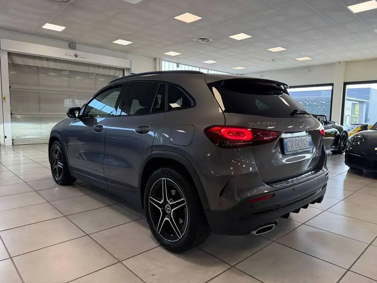 Usata Mercedes GLA200 Premium 150 CV (110 kW) 2023 Grigio SUV