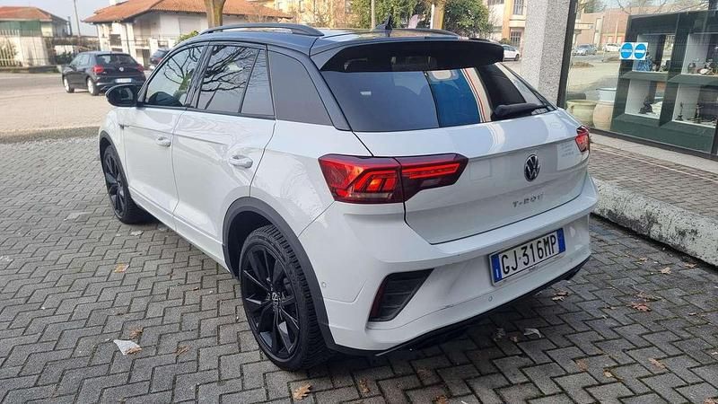 Usata VW T-Roc R-line 150 CV (110 kW) 2022 Pure white / nero SUV