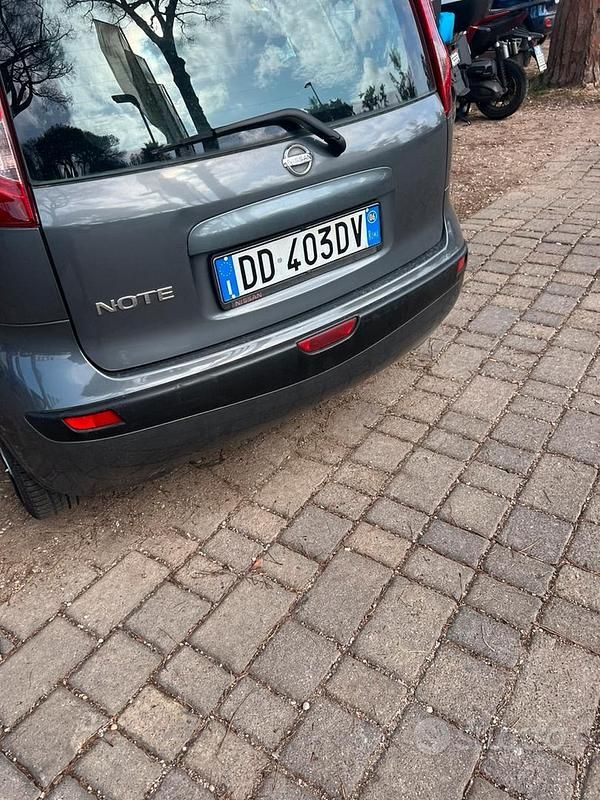 Grigio Usata 2006 Nissan Note Monovolume | 2800 € (Buon prezzo) - Immagine 1/1