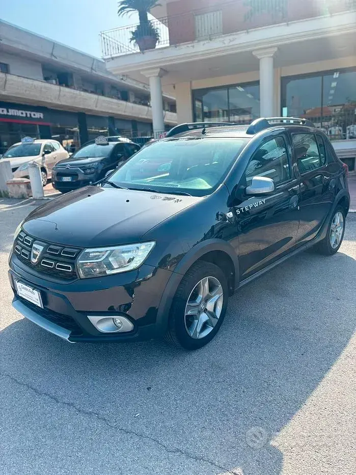 Usata Dacia Sandero Stepway 90 CV (66 kW) 2019 Nero Berlina