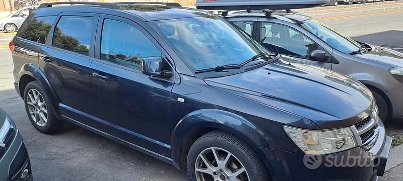 Usata Fiat Freemont 140 CV (102 kW) 2012 Blu SUV