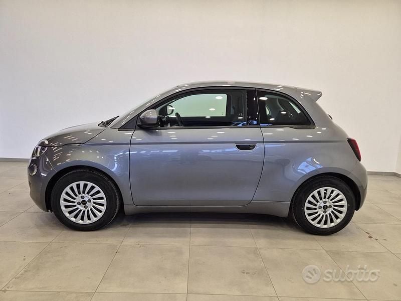 Begagnad Fiat 500e Action 69 kW (95 HK) 2022 Vit Sedan