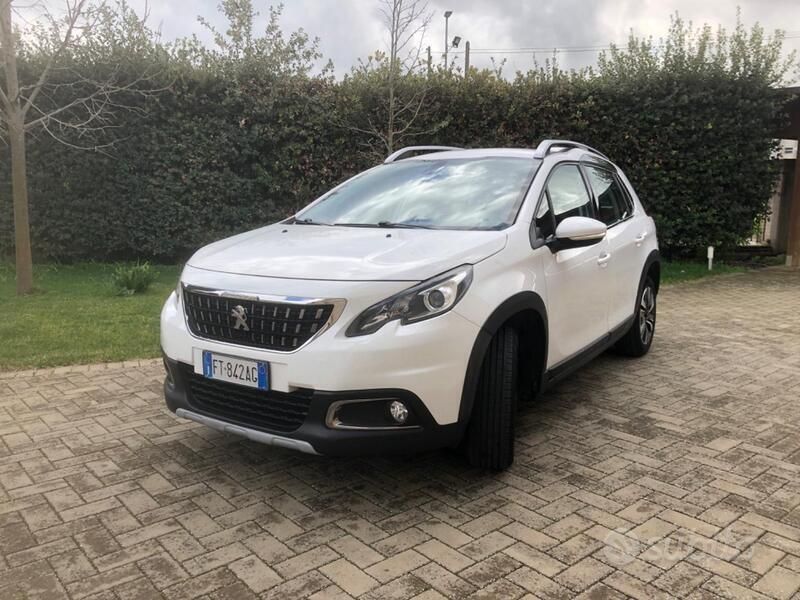 Bianco Usata 2017 Peugeot 2008 Allure SUV | 9500 € (Buon prezzo) - Immagine 1/4
