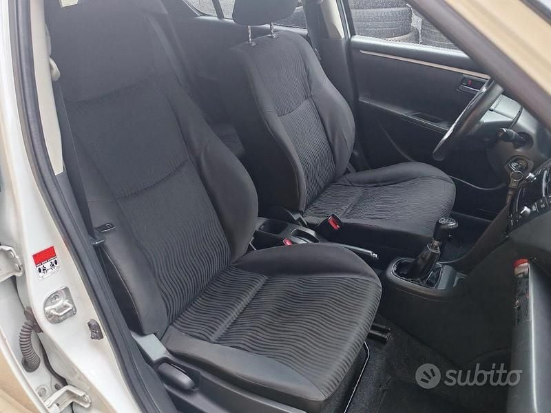 Begagnad Suzuki Swift 75 HK (55 kW) 2013 Vit Halvkombi