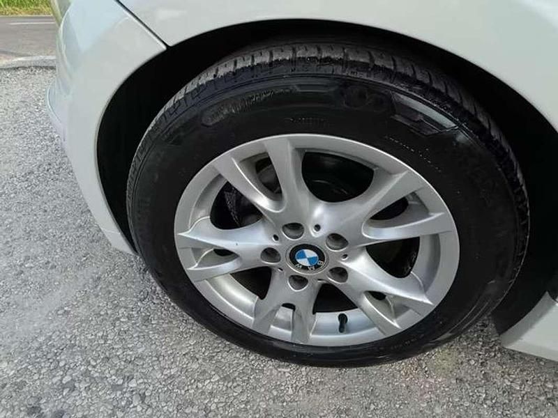 Usata BMW 116 122 CV (89 kW) 2008 Bianco Utilitaria