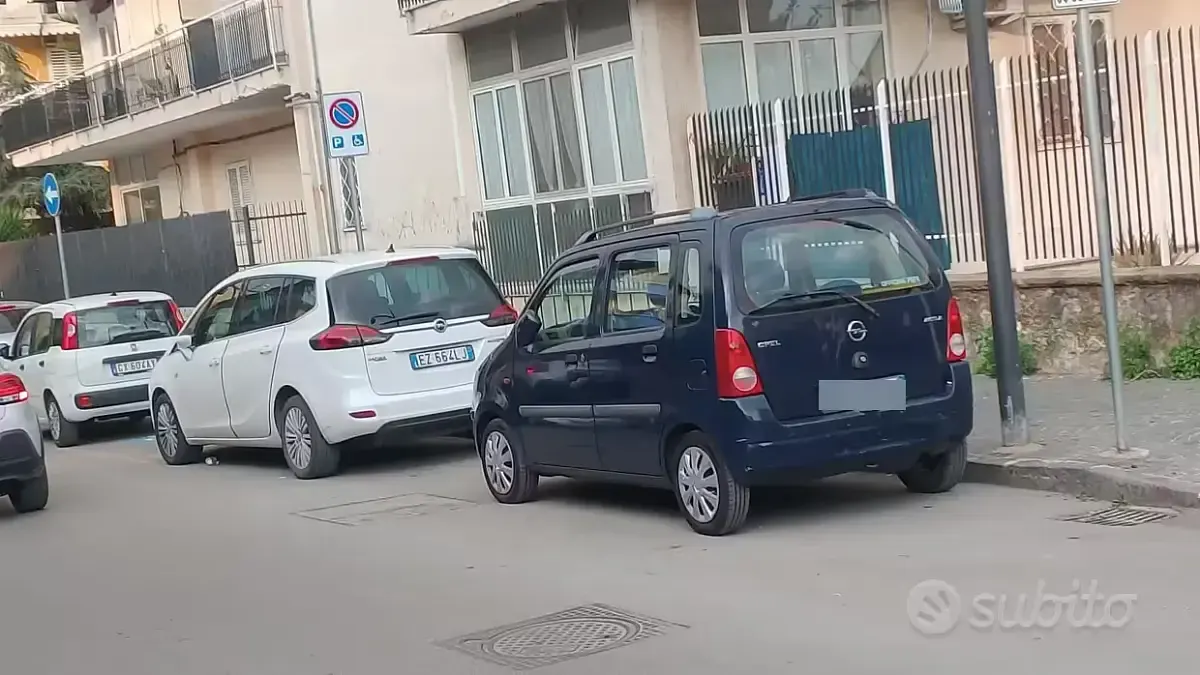 Usata Opel Agila 58 CV (42 kW) 2002 Blu Monovolume