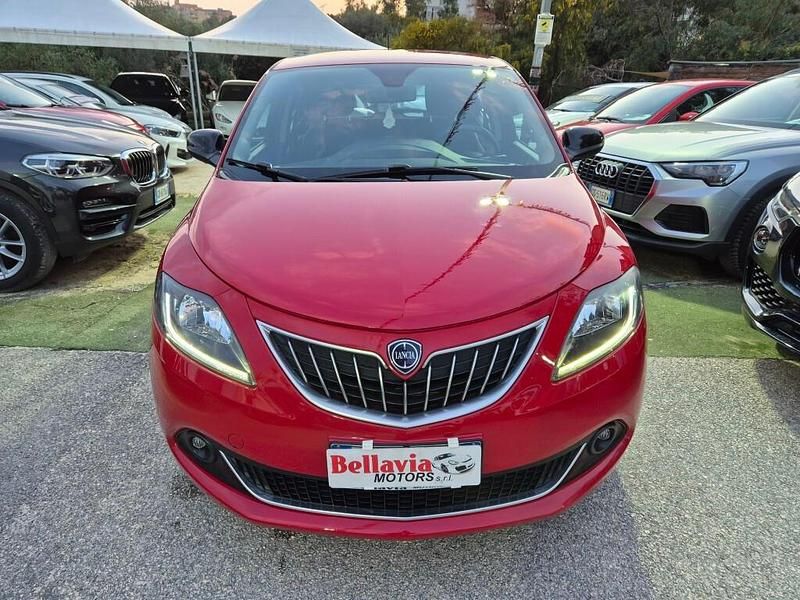 Usata Lancia Ypsilon 69 CV (50 kW) 2023 Rosso Utilitaria