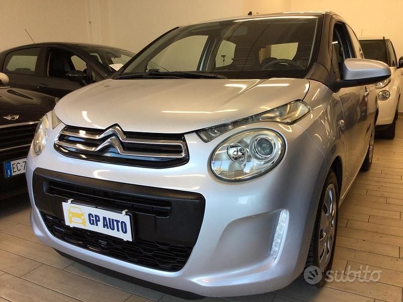Argento Usata 2014 Citroën C1 Shine Due volumi | 6999 € (Buon prezzo) - Immagine 1/4