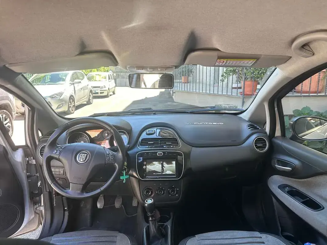 Usata Fiat Punto Evo Dynamic 65 CV (47 kW) 2010 Argento Utilitaria