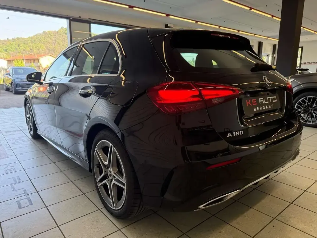 Usata Mercedes A180 AMG Line Premium 136 CV (100 kW) 2023 Nero Berlina