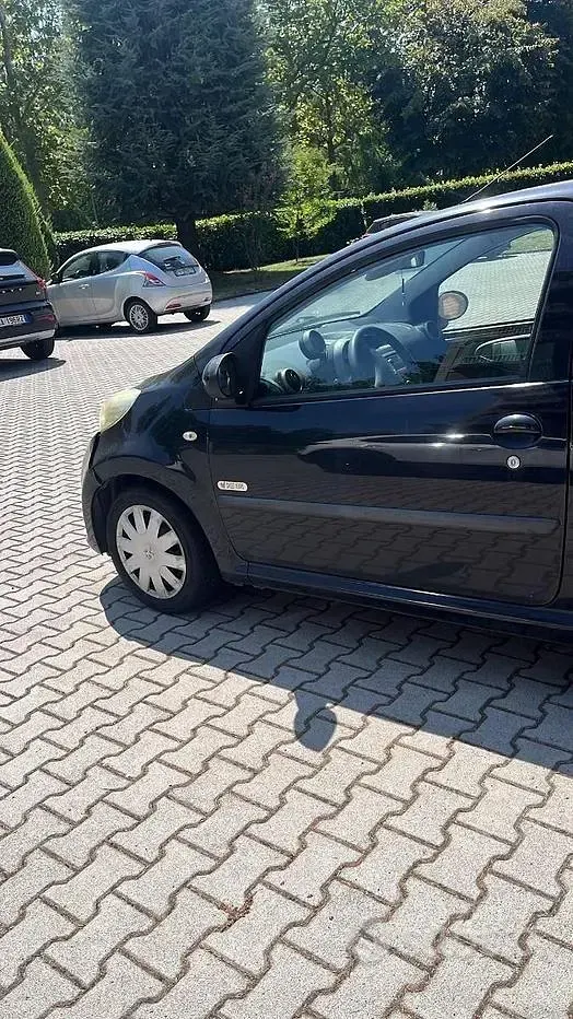 Usata Peugeot 107 68 CV (50 kW) 2007 Nero Utilitaria