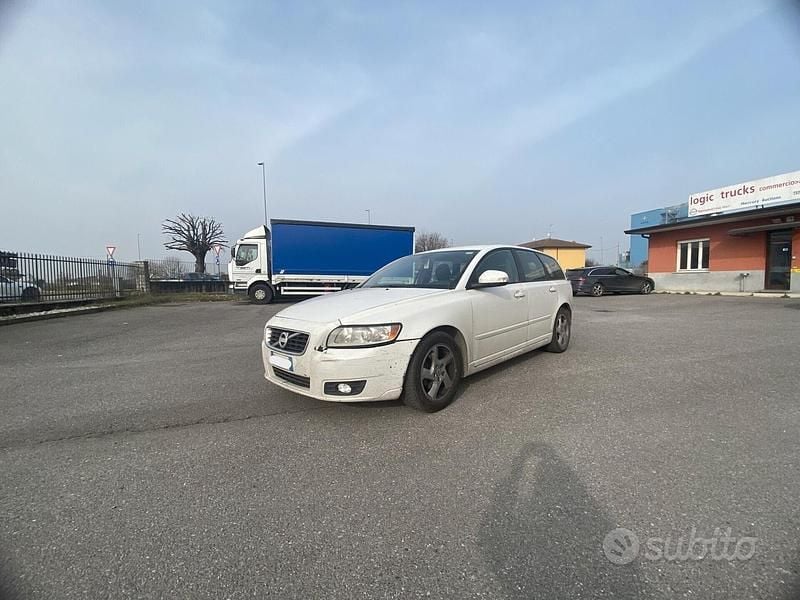 Usata Volvo V50 121 CV (88 kW) 2011 Bianco Station wagon