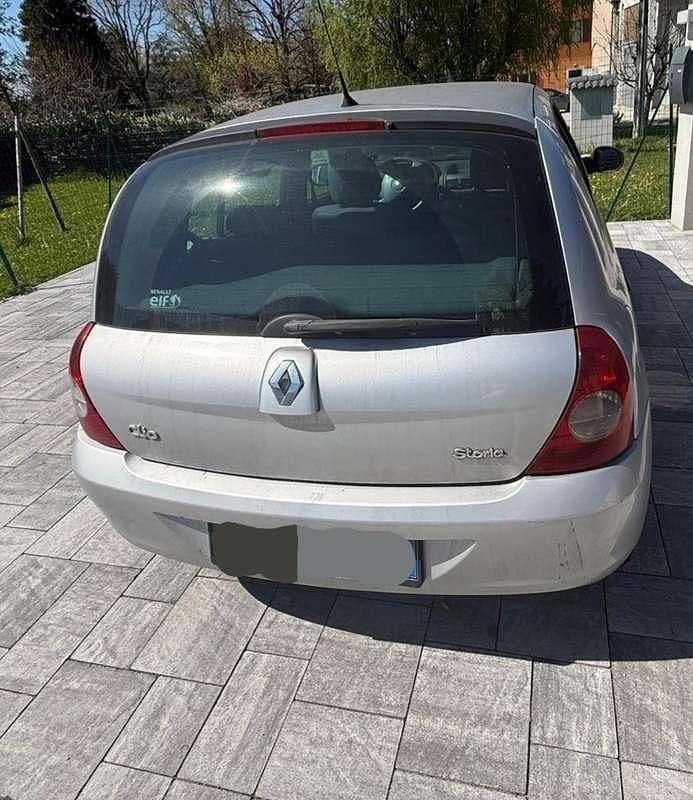 Usata Renault Clio II 58 CV (42 kW) 2009 Berlina
