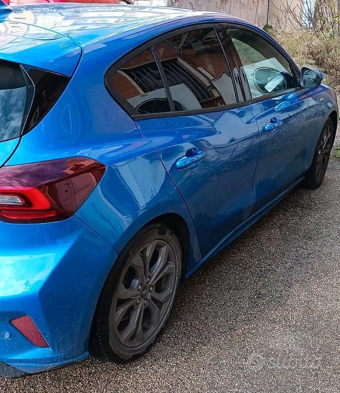 Usata Ford Focus ST-Line 120 CV (88 kW) 2023 Blu Berlina