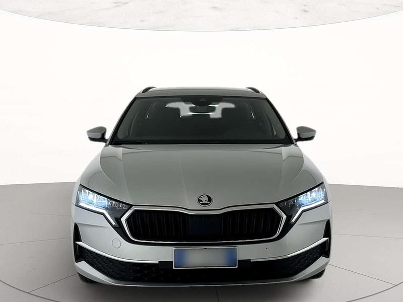 Usata Skoda Octavia Selection 150 CV (110 kW) 2025 Argento brillante metallizzato Station wagon