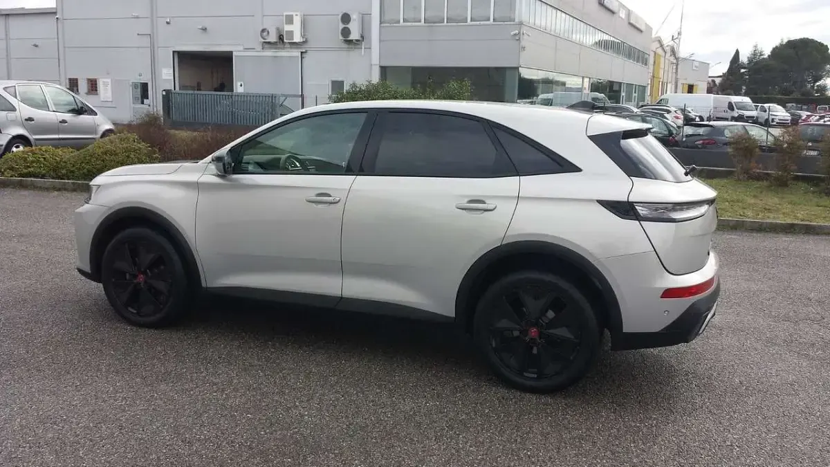Usata DS Automobiles DS7 Crossback Performance 131 CV (96 kW) 2023 Argento SUV