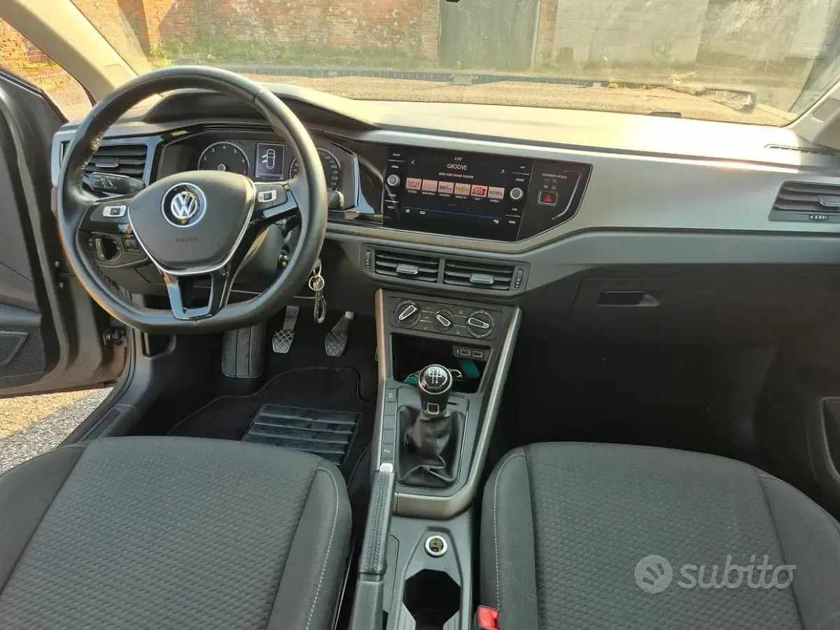 Usata VW Polo 95 CV (69 kW) 2019 Grigio Utilitaria