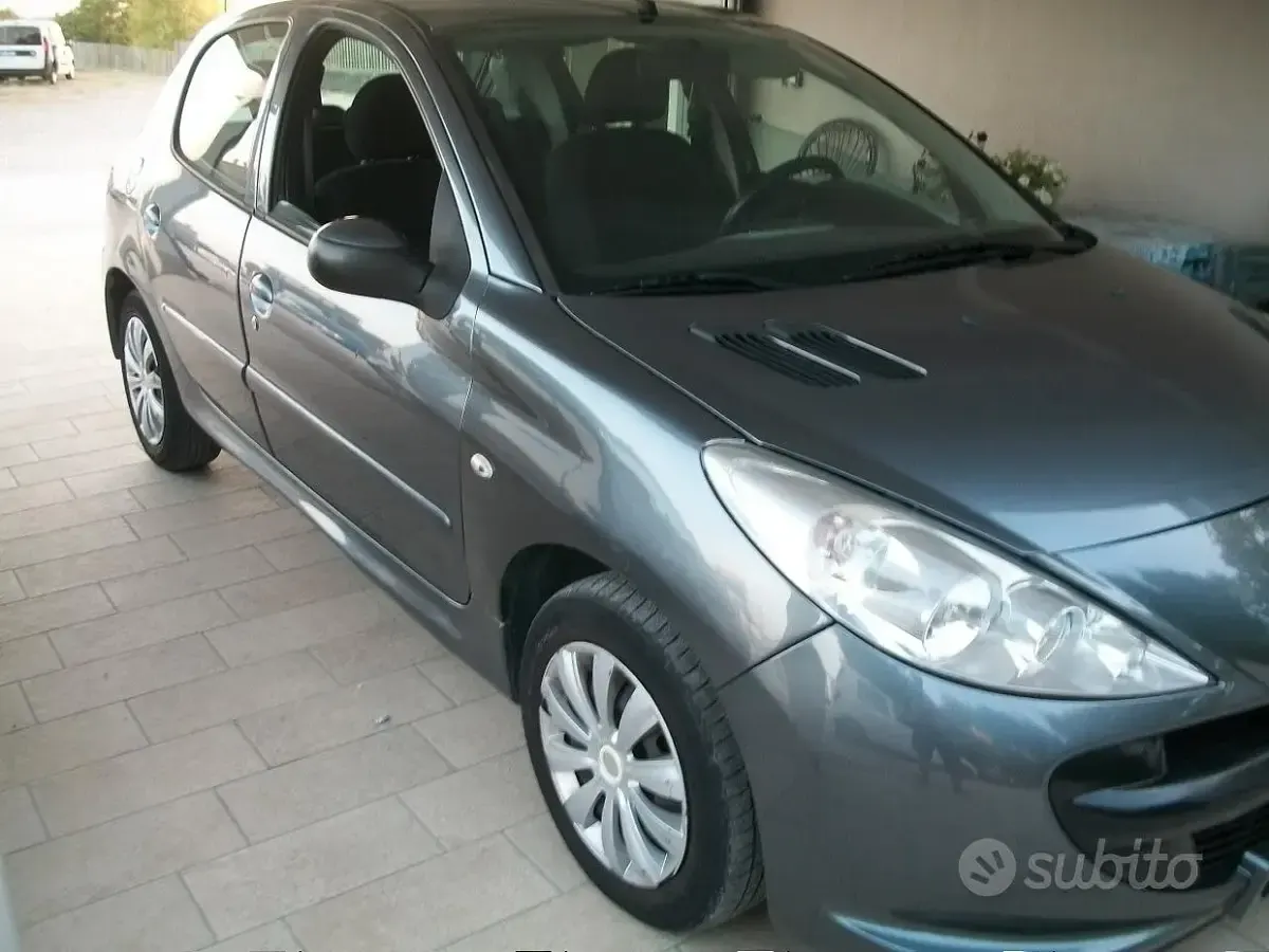 Usata Peugeot 206 57 CV (41 kW) 2010 Grigio Berlina