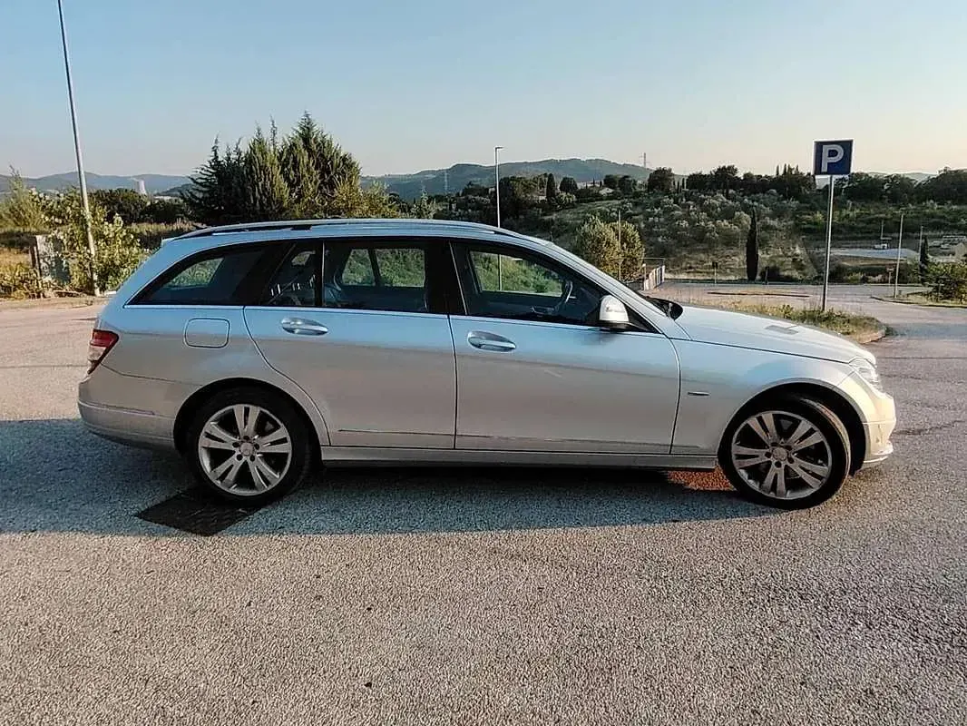 Usata Mercedes C320 Avantgarde 224 CV (164 kW) 2010 Argento Station wagon