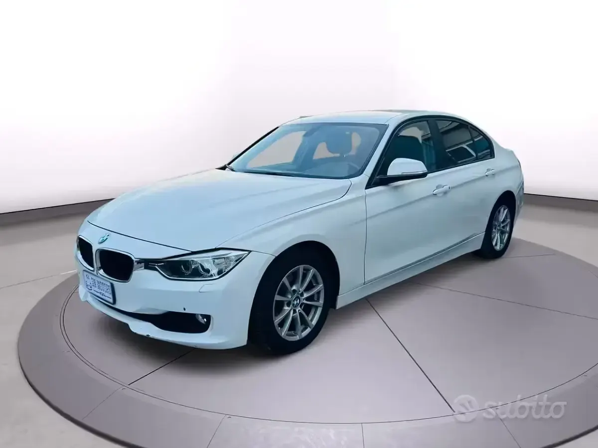 Usata BMW 318 143 CV (105 kW) 2013 Bianco Berlina