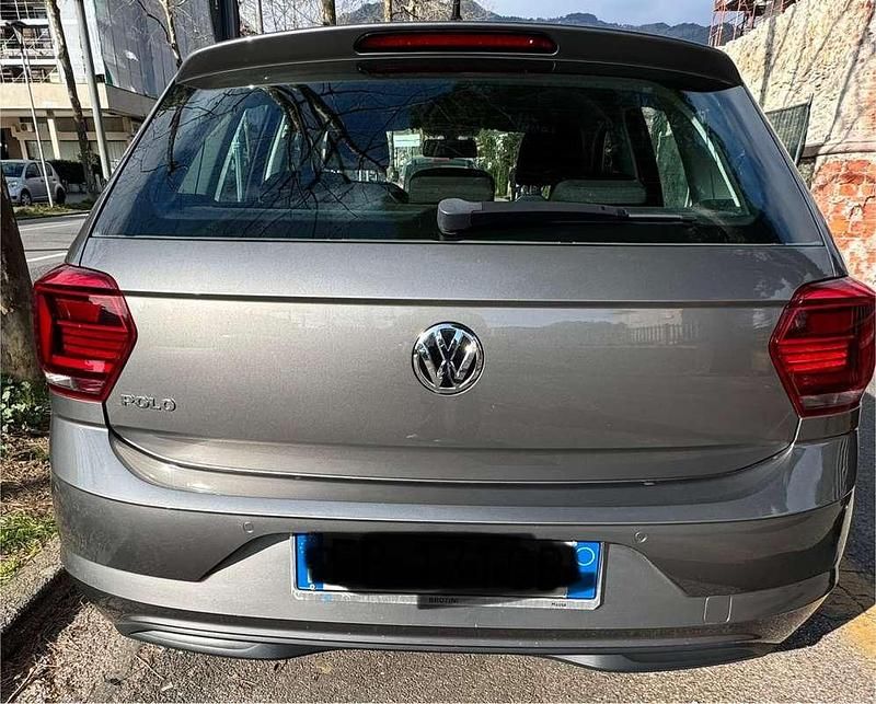 Usata VW Polo Comfortline 75 CV (55 kW) 2018 Grigio Utilitaria